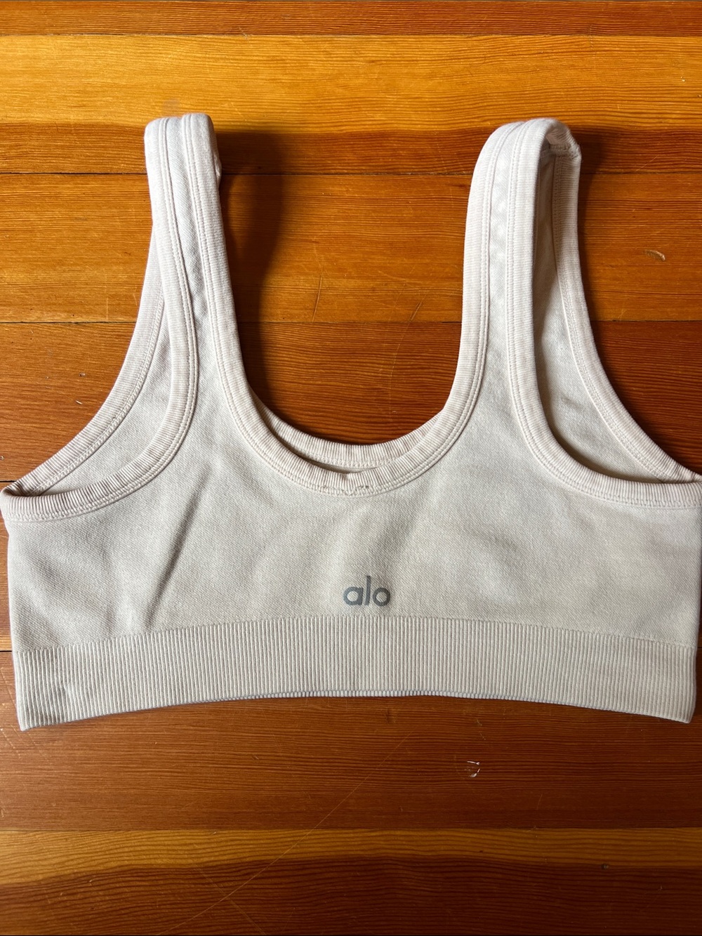 Alo Sports Bra - Picture 2 of 3